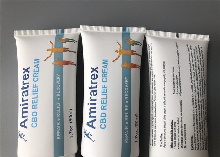 White Oval Plastic Cosmetic Tubes Sealed 8 Offset Printing Matt Coating Lip Top Cap